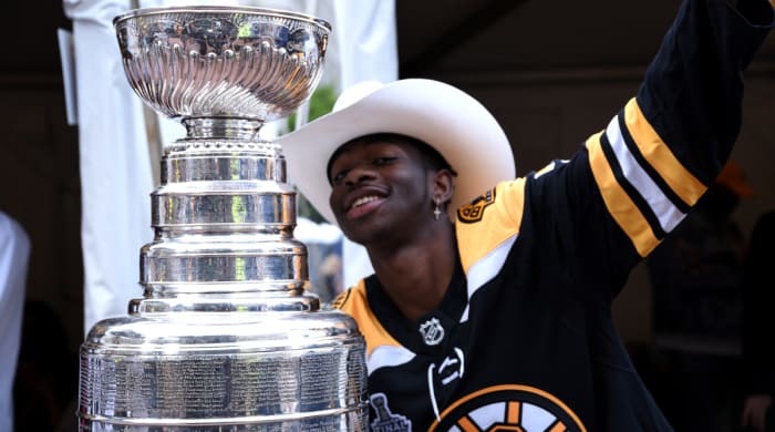 lil-nas-x-stanley-cup-final.jpg
